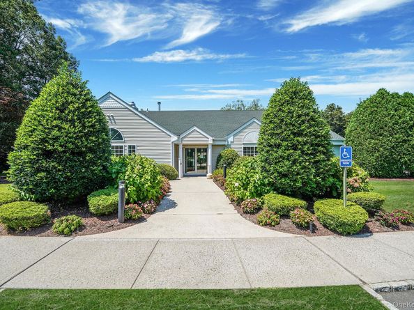 158 Gothic Circle, Manorville NY 11949