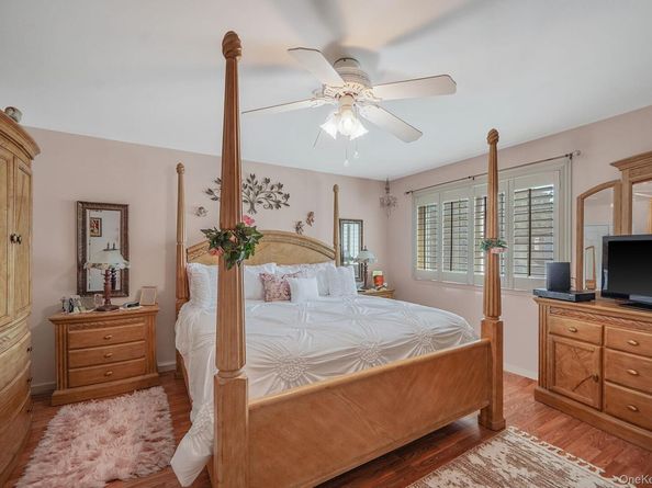 158 Gothic Circle, Manorville NY 11949