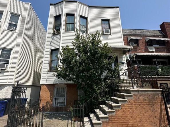1916 Barnes Avenue, Bronx NY 10462