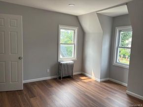 110 Woodside Avenue, Freeport NY 11520