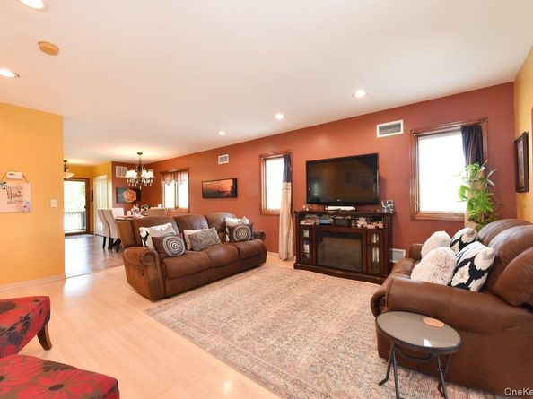 385 Oceanside Parkway, Oceanside NY 11572