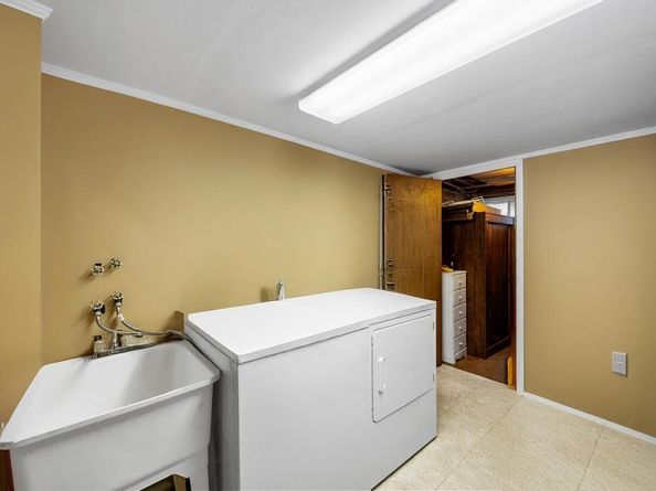 797 Caldwell Avenue, North Woodmere NY 11581