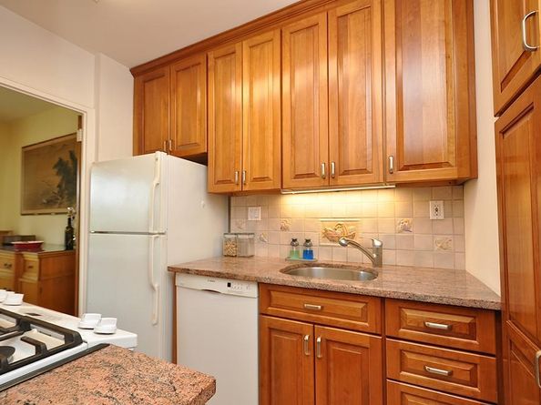 230 Garth Road 6C1, Scarsdale NY 10583