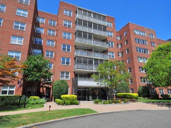 230 Garth Road 6C1, Scarsdale NY 10583