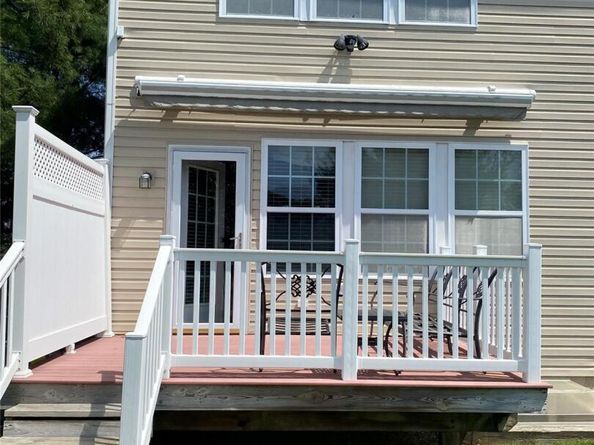 28 Torrey Pine Lane, Bay Shore NY 11706