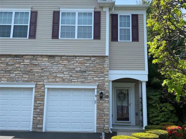28 Torrey Pine Lane, Bay Shore NY 11706