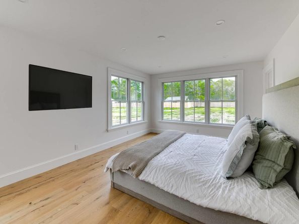 11 Shinnecock Road, Hampton Bays NY 11946