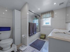 18 Ashland Avenue, New Hyde Park NY 11040