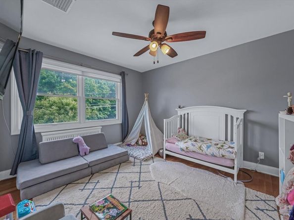 18 Ashland Avenue, New Hyde Park NY 11040