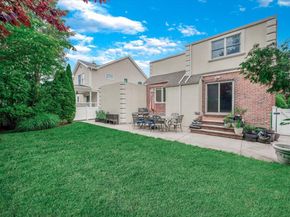 18 Ashland Avenue, New Hyde Park NY 11040