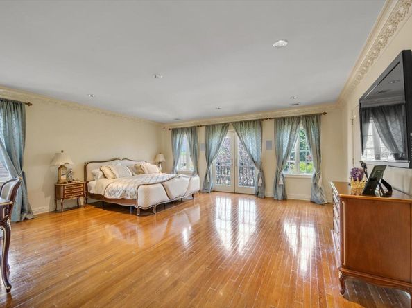 760 Hillcrest Place, North Woodmere NY 11581