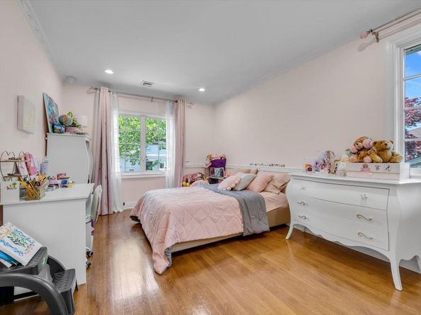 760 Hillcrest Place, North Woodmere NY 11581