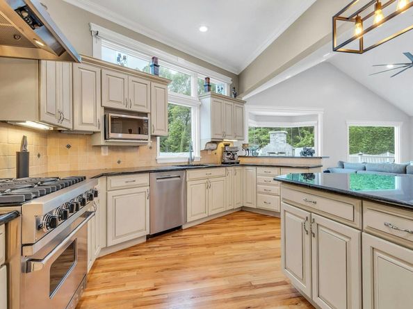 21 Buttonwood Drive, Dix Hills NY 11746