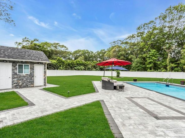 21 Buttonwood Drive, Dix Hills NY 11746