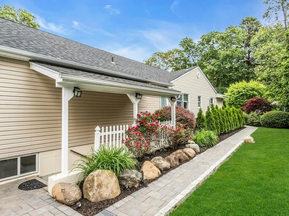 21 Buttonwood Drive, Dix Hills NY 11746