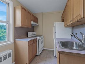 5500 Fieldstone 4II, Bronx NY 10471