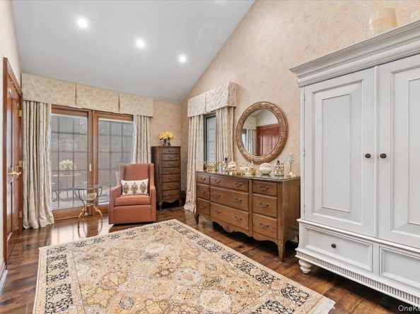 105 Sunrise Lane, Levittown NY 11756