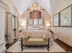 105 Sunrise Lane, Levittown NY 11756