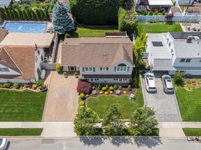 105 Sunrise Lane, Levittown NY 11756