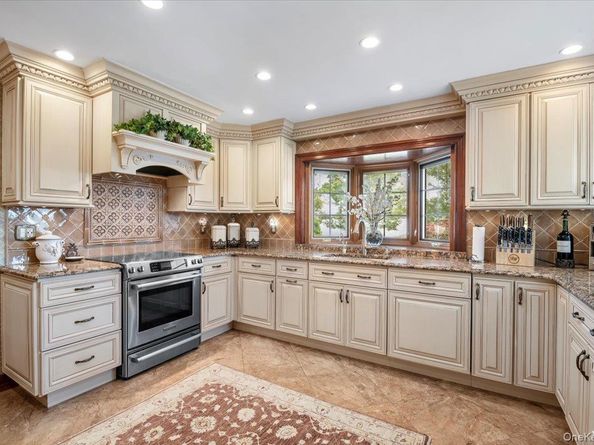 105 Sunrise Lane, Levittown NY 11756