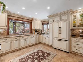 105 Sunrise Lane, Levittown NY 11756