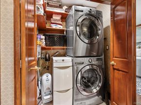 105 Sunrise Lane, Levittown NY 11756