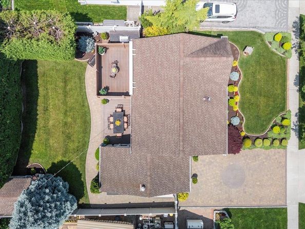 105 Sunrise Lane, Levittown NY 11756