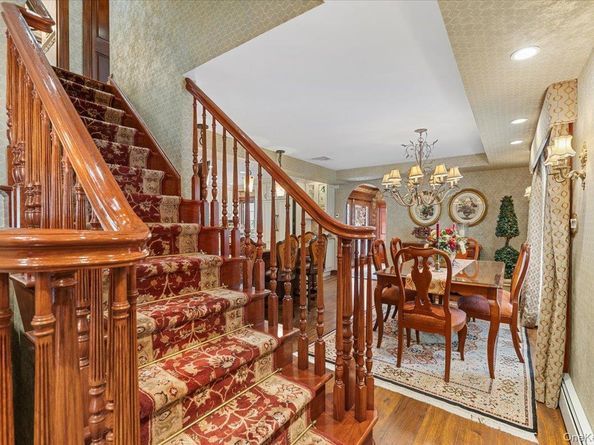 105 Sunrise Lane, Levittown NY 11756