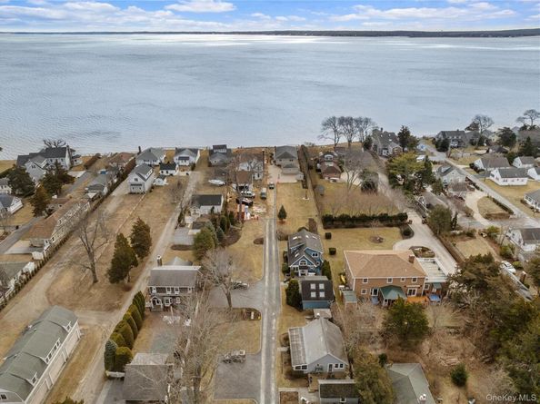 43 Phyllis Lane, Jamesport NY 11947