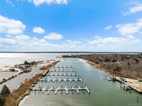 43 Phyllis Lane, Jamesport NY 11947