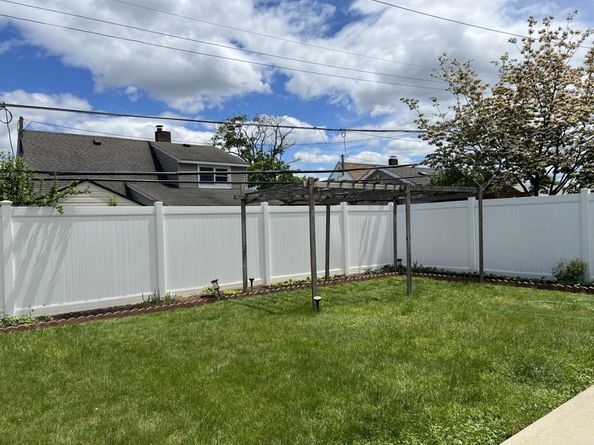 15 Fence Lane, Levittown NY 11756