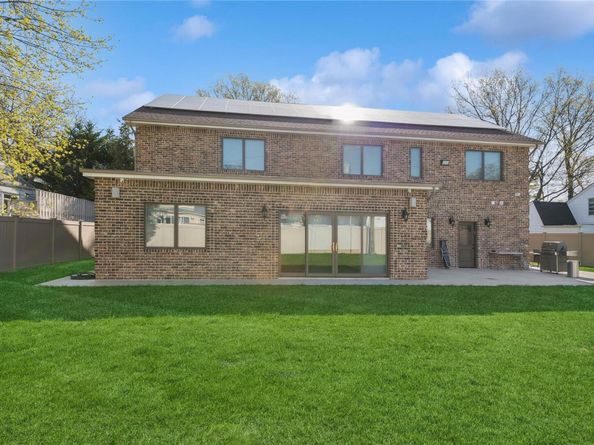 783 Oakleigh Road, North Woodmere NY 11581