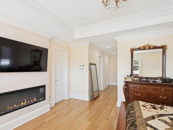 783 Oakleigh Road, North Woodmere NY 11581