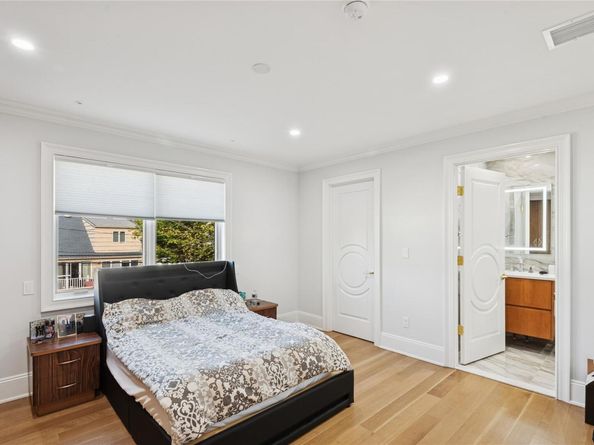 783 Oakleigh Road, North Woodmere NY 11581