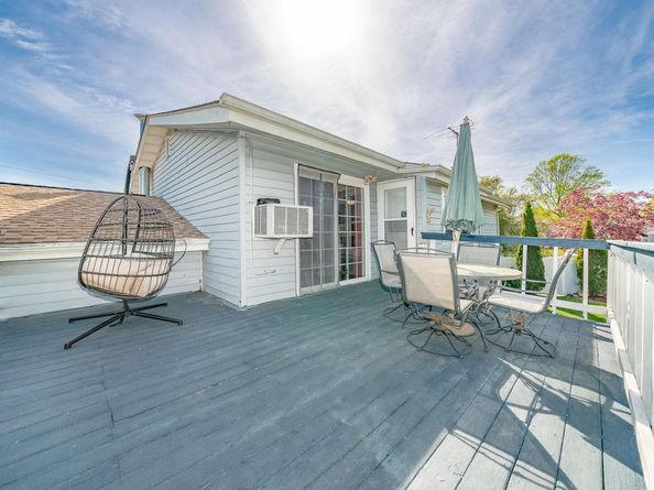 47 Briarwood Road, Wheatley Heights NY 11798