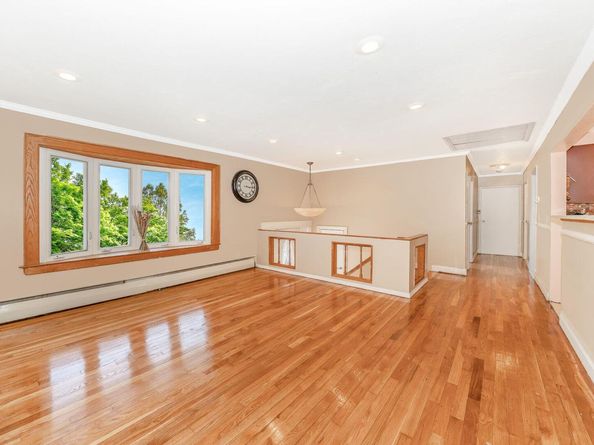 47 Briarwood Road, Wheatley Heights NY 11798