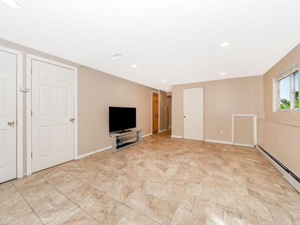 47 Briarwood Road, Wheatley Heights NY 11798