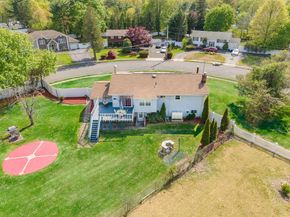 47 Briarwood Road, Wheatley Heights NY 11798