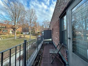 4001 Little Neck Parkway 31B, Little Neck NY 11363
