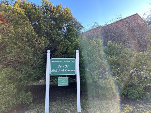 4001 Little Neck Parkway 31B, Little Neck NY 11363