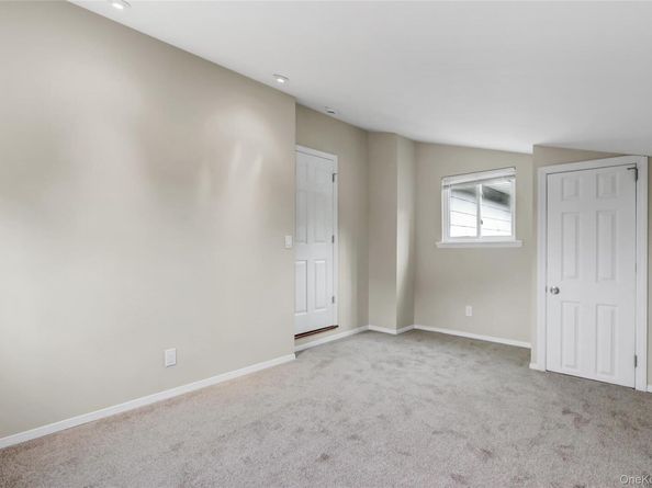 16 Allegheny Drive W, Farmingville NY 11738