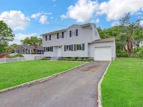 16 Allegheny Drive W, Farmingville NY 11738