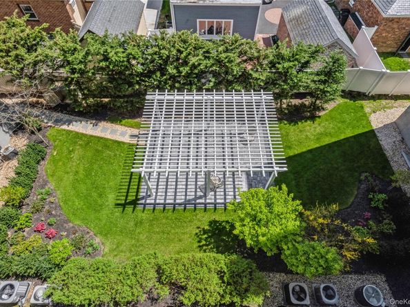 1175 E Broadway 2J, Hewlett NY 11557