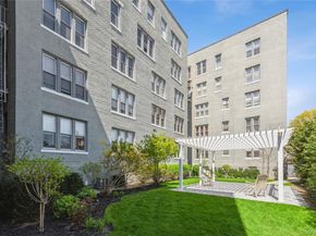 1175 E Broadway 2J, Hewlett NY 11557