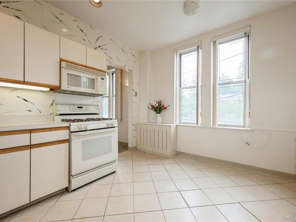 1175 E Broadway 2J, Hewlett NY 11557