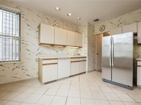 1175 E Broadway 2J, Hewlett NY 11557