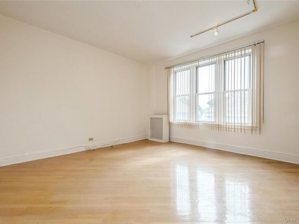 1175 E Broadway 2J, Hewlett NY 11557