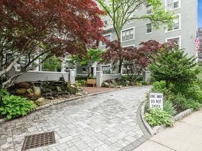 1175 E Broadway 2J, Hewlett NY 11557