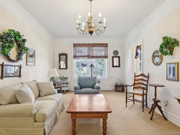 12 Hamilton B5, Garden City NY 11530