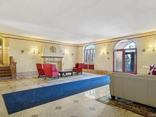 12 Hamilton B5, Garden City NY 11530